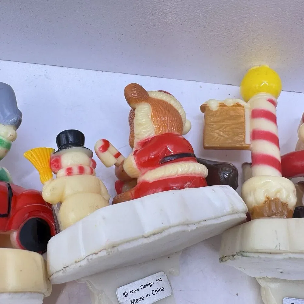 Four Plastic Resin Stocking‎ Hangers Vintage New Designs Inc Christmas Vintage